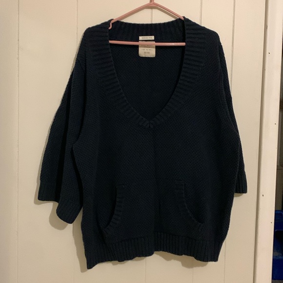 Old Navy Sweaters - Old Navy Ladies Knit V neck, 3/4 sleeves guc 2X dark blue